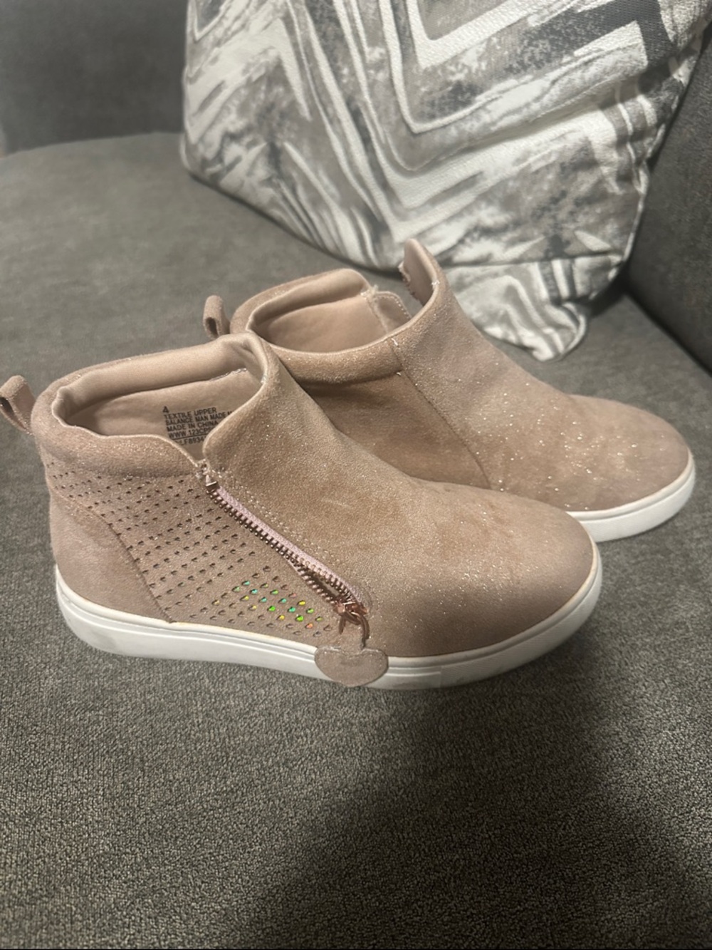 cupcakes & cashmere Girls Pink Glitter Suede Slip-On Boot Sneakers